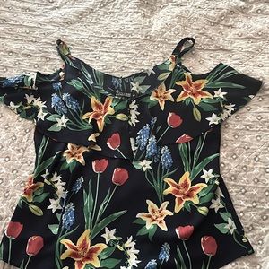 New York & Company Cold Shoulder